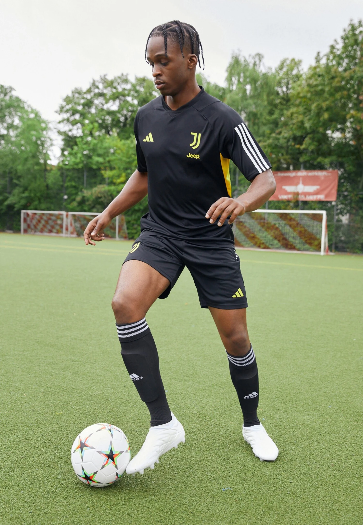 ADIDAS PERFORMANCE Juventus Turin Trainings Short - Fanartikel - Black 2 ADIDAS PERFORMANCE Juventus Turin Trainings Short - Fanartikel - Black - Afbeelding 2