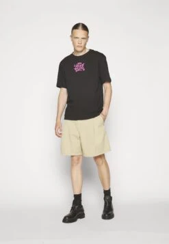 GCDS Graffiti - T-Shirt Print - Black -Heren Kleding Winkel 11ecee5ebf9941aaa6704ce9f4ffedc8