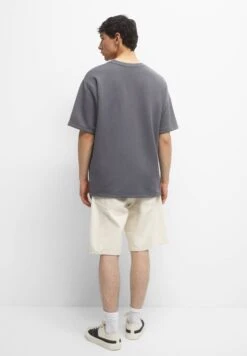 PULL & BEAR Plush - T-Shirt Basic - Blue Grey -Heren Kleding Winkel 242e9c626cfa452c8d897f8f685ac2e8