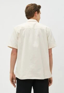 Koton Basic Short Sleeve Classic Neck - Overhemd - Stone -Heren Kleding Winkel 5bfaa6ebe1fc4f71bd33645b804fdcbd