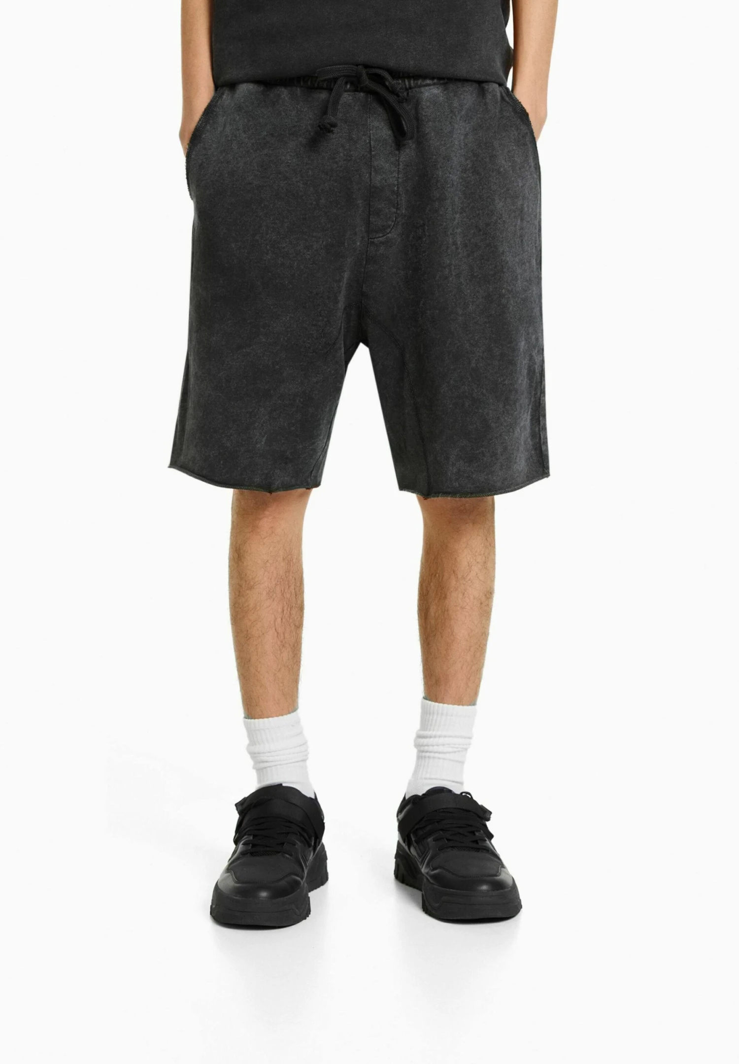 BERSHKA Faded-Effect Plush - Bermuda - Shorts - Black 1 BERSHKA Faded-Effect Plush - Bermuda - Shorts - Black
