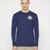 Wood Wood Mel Wizard Badge Long Sleeve - Longsleeve - Navy