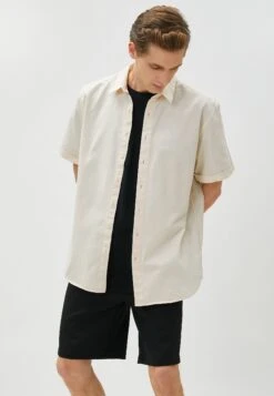 Koton Basic Short Sleeve Classic Neck - Overhemd - Stone -Heren Kleding Winkel 98b74f878a9044cb9ea879fcb40e6997