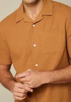 Next Textured Short SleeveWith Revere Collar Standard - Overhemd - Ochre Yellow -Heren Kleding Winkel c9b716d567004003bd8d65d72d49df5a