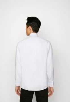 Marc O'Polo Kent Collar Long Sleeves One Rectangular Chest Pocket With Pen - Overhemd - White -Heren Kleding Winkel d2a1d2936b28472da27e67ebf7d37d51